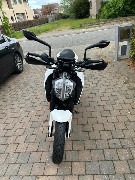 KTM 390 Duke - foto 3