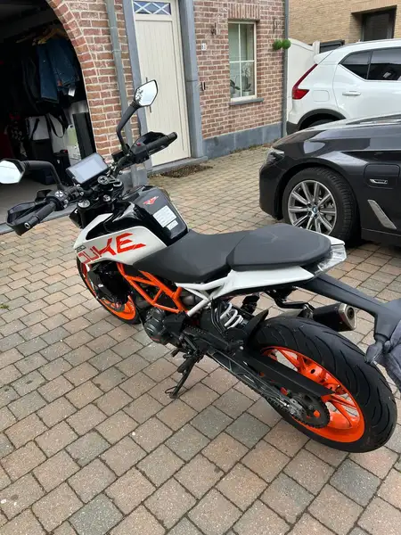 KTM 390 Duke - foto 4