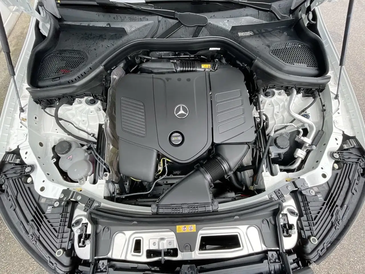 Mercedes-Benz GLC снимка Mercedes-Benz GLC