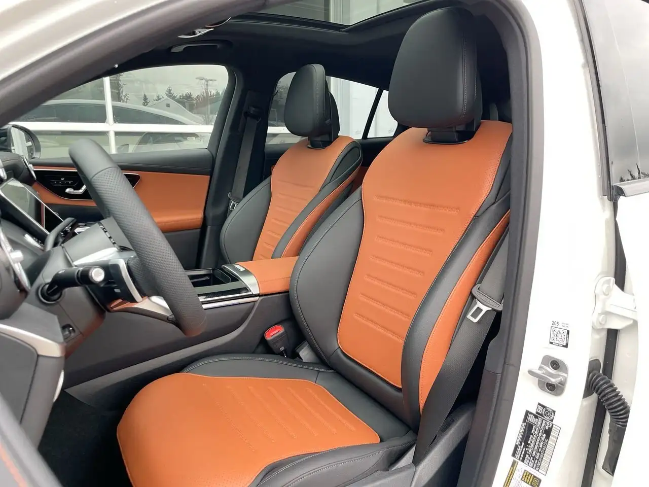 Mercedes-Benz GLC снимка Mercedes-Benz GLC
