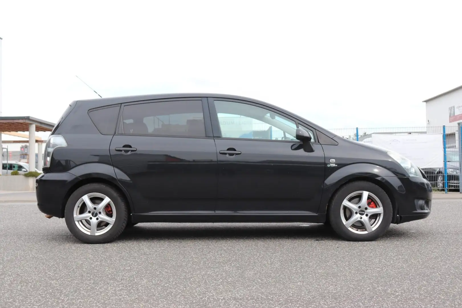 Toyota Corolla Verso 2.2 D-CAT Executive Schwarz - 1