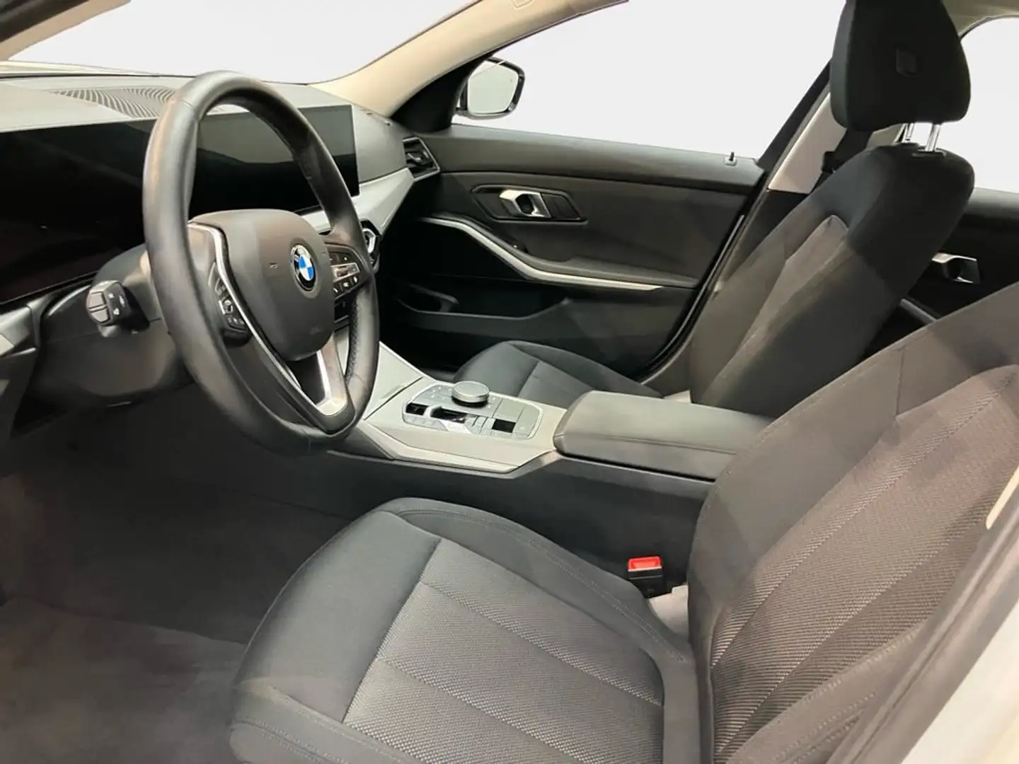BMW 320 Weiß - 2