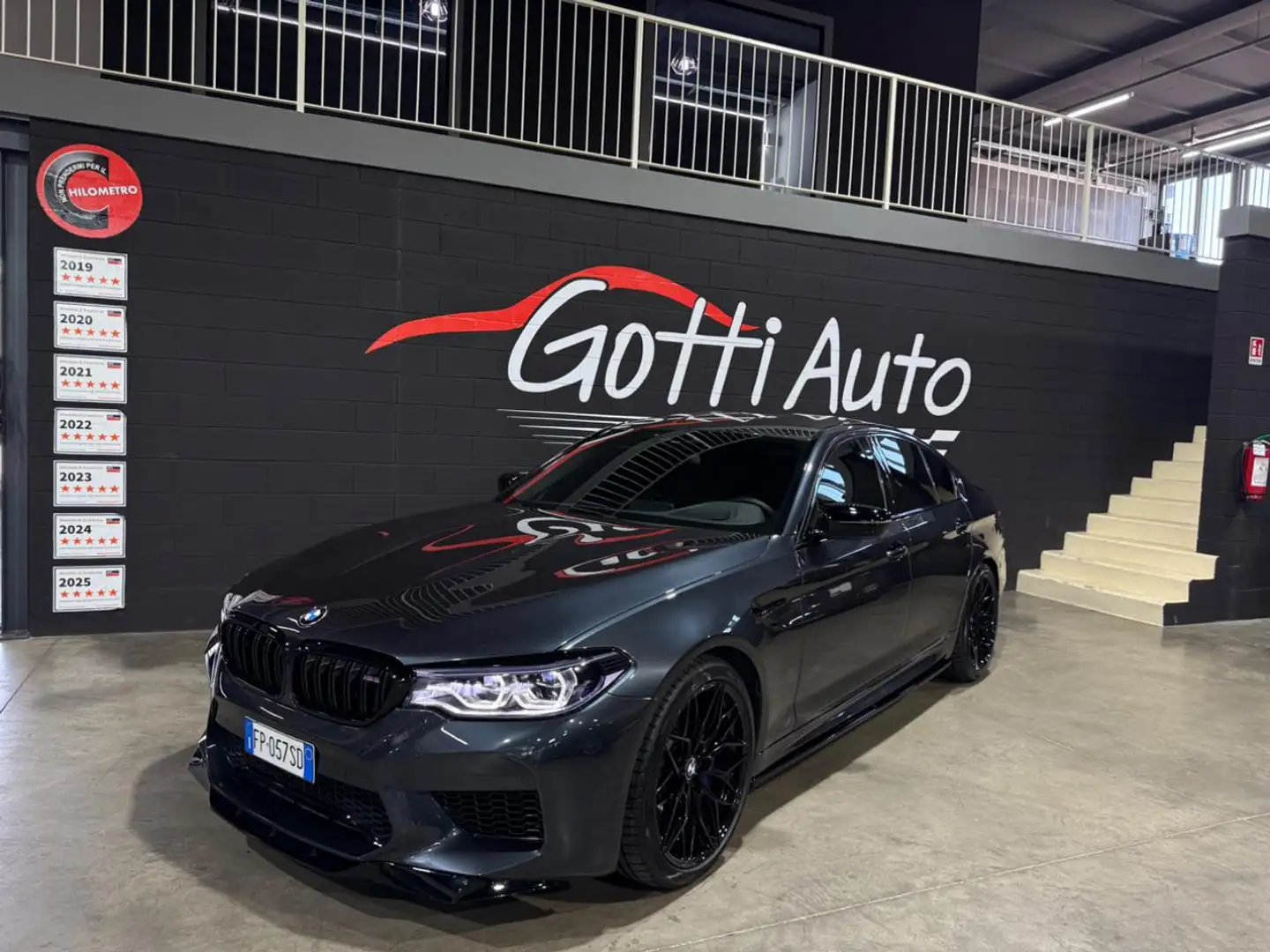 BMW M5 SUPERBOLLO PAGATO 2026 UFFICIALE ITALIANA CERCHI Noir - 1