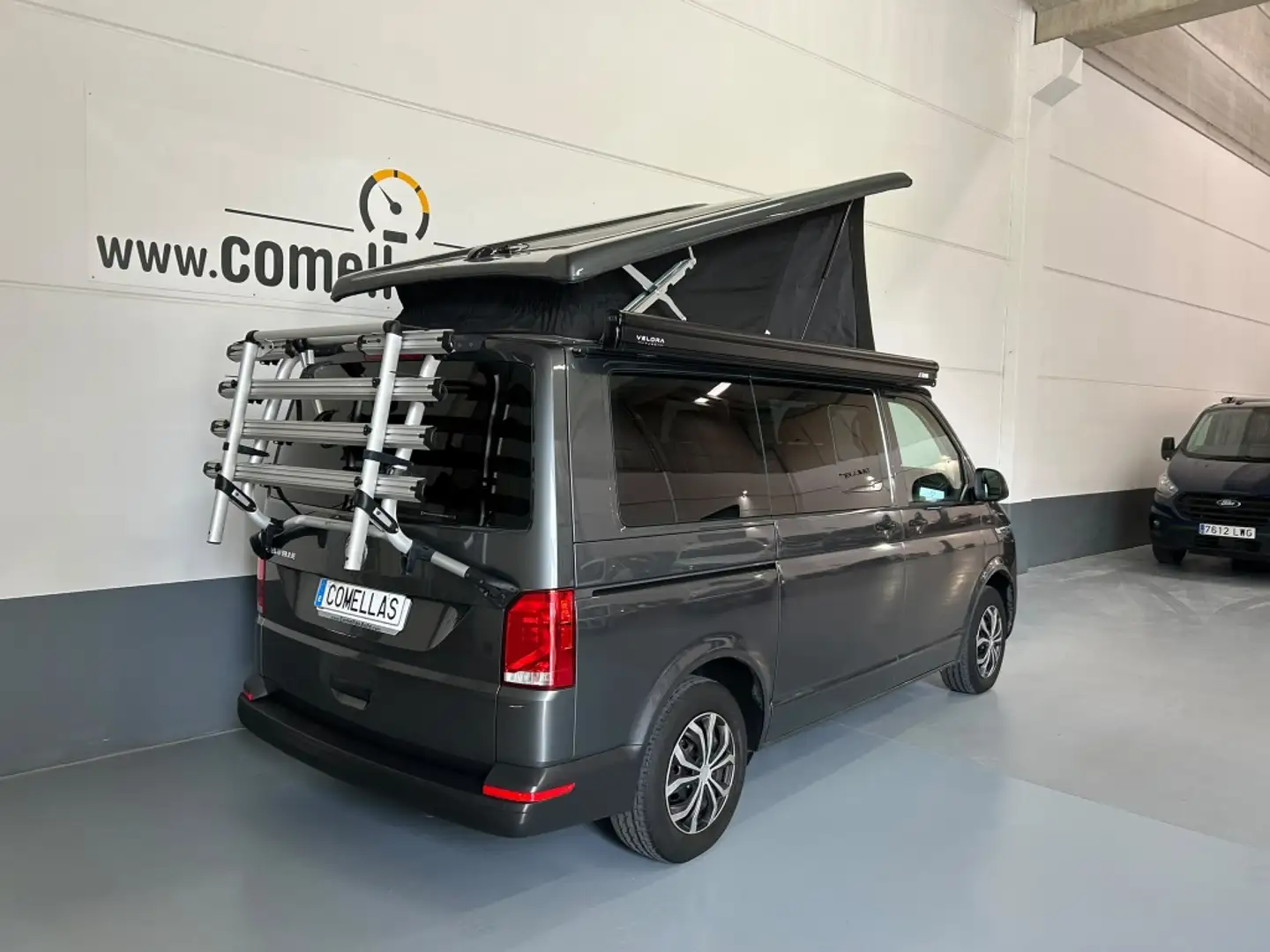 Volkswagen Caravelle Comercial 2.0TDI BMT Origin Batalla Cort Gris - 2