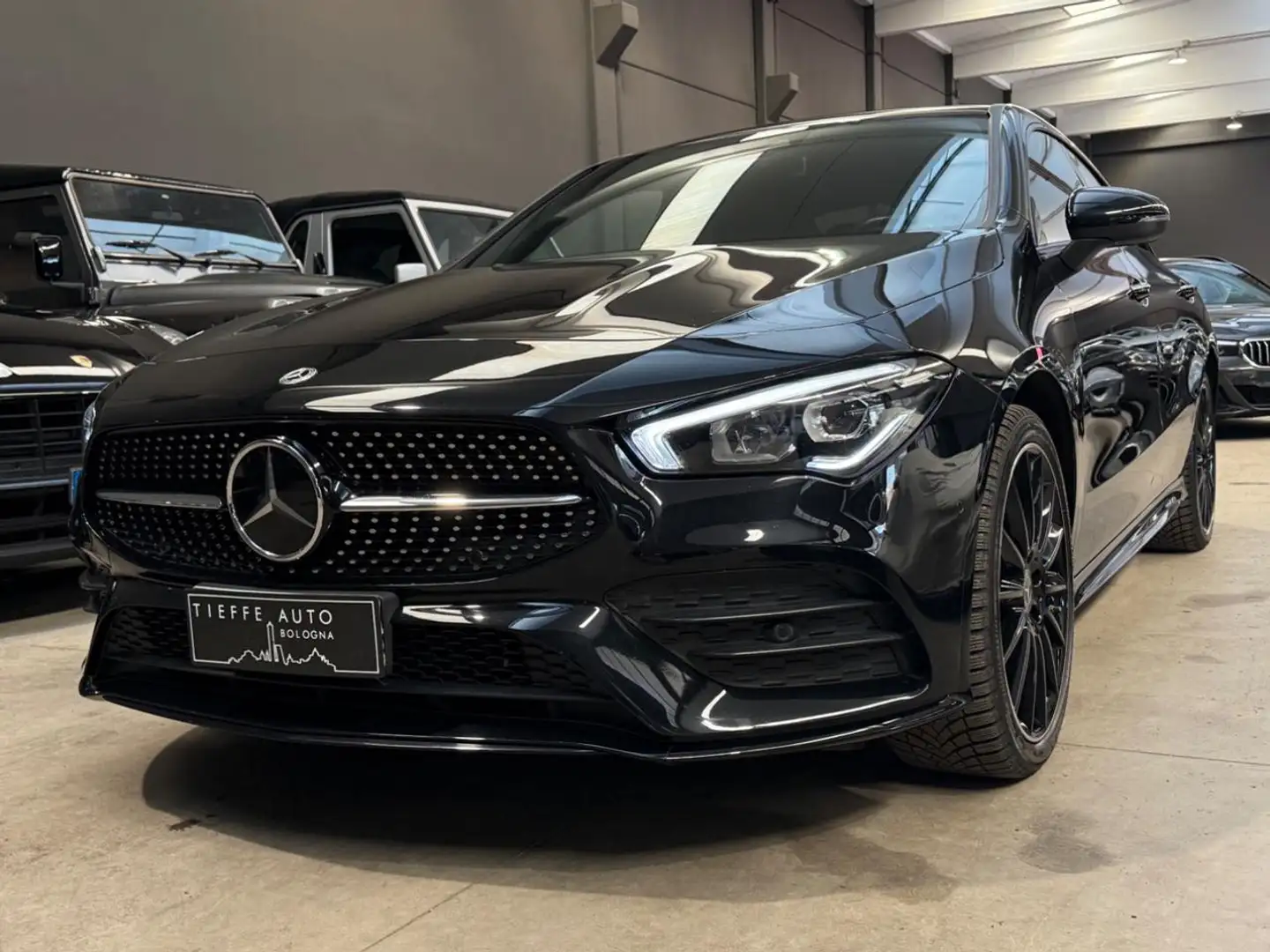 Mercedes-Benz CLA 250 e hybrid EQ Premium Чорний - 1