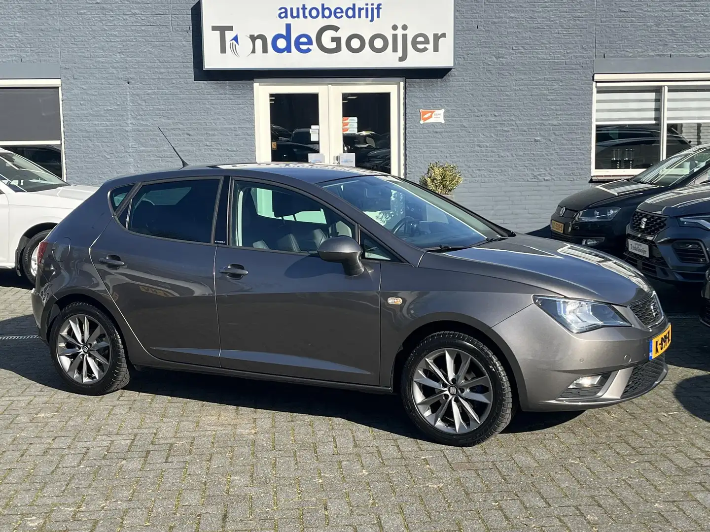 SEAT Ibiza 1.2 TSi Aut. I-Tech | CLIMA | NAV. | PDC V+A | Gris - 1
