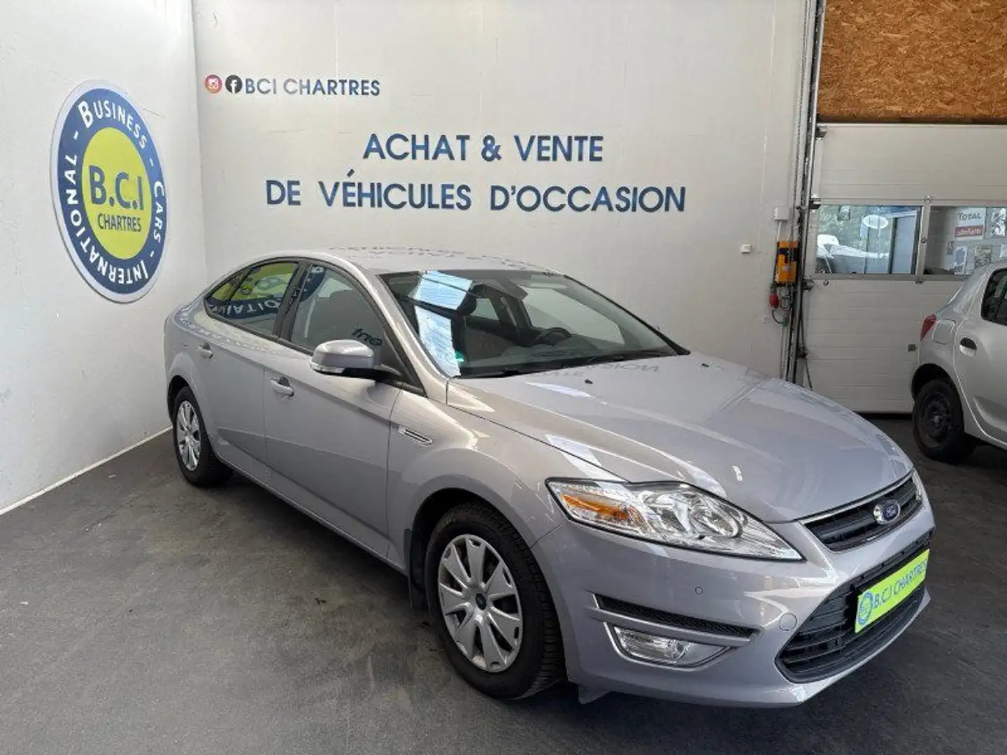 Ford Mondeo 1.6 SCTI 160CH ECOBOOST TREND 4P Gris - 2