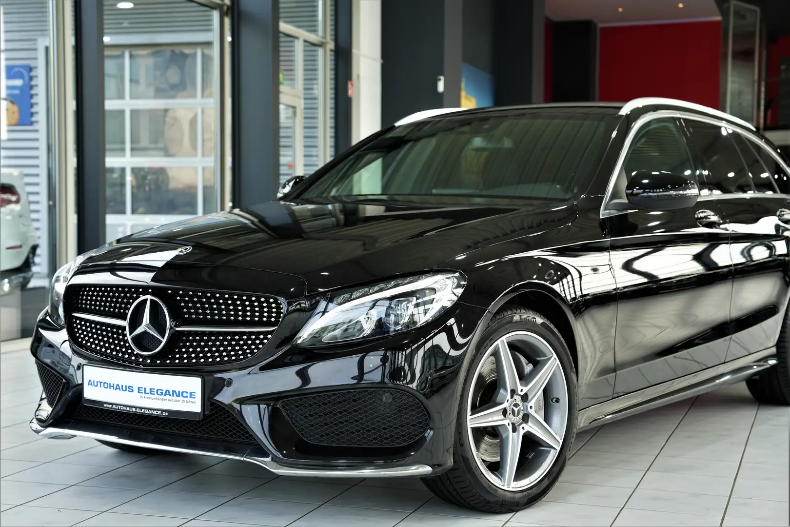 Mercedes-Benz C 250 T CGI*AMG-LINE*BUSINESS-PLUS*LED*AMBIENTE* Zwart - 2