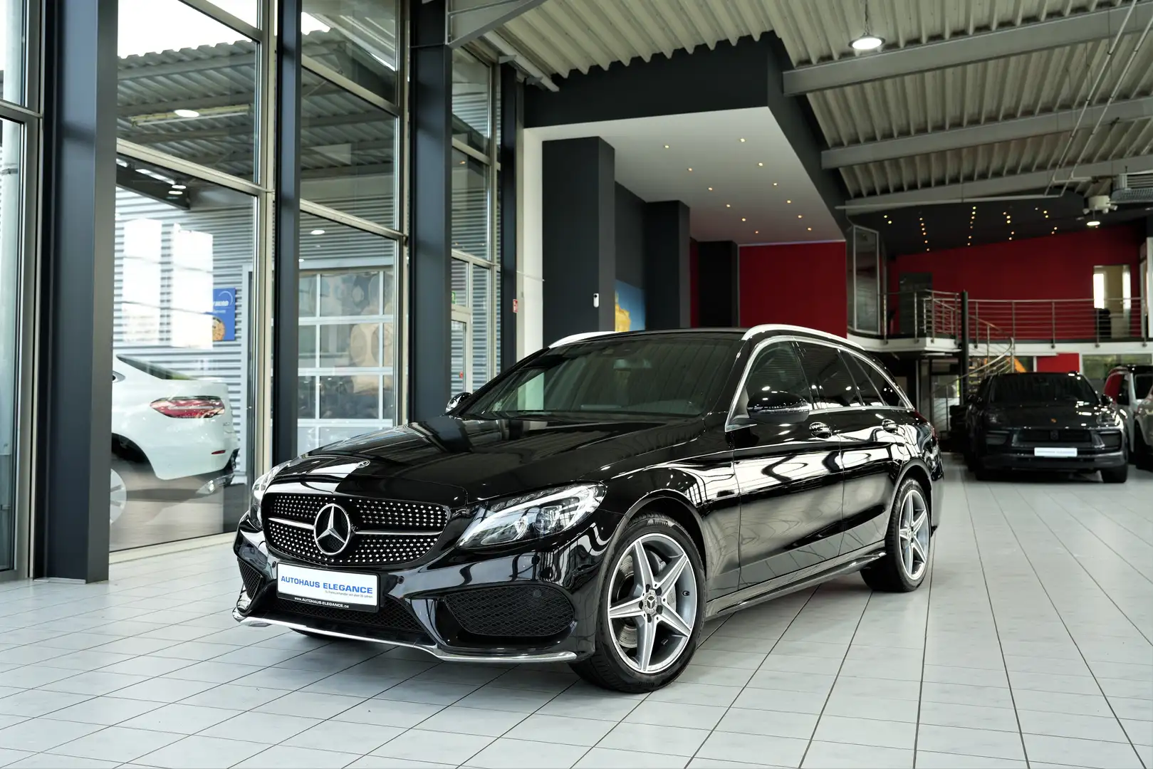 Mercedes-Benz C 250 T CGI*AMG-LINE*BUSINESS-PLUS*LED*AMBIENTE* Zwart - 1