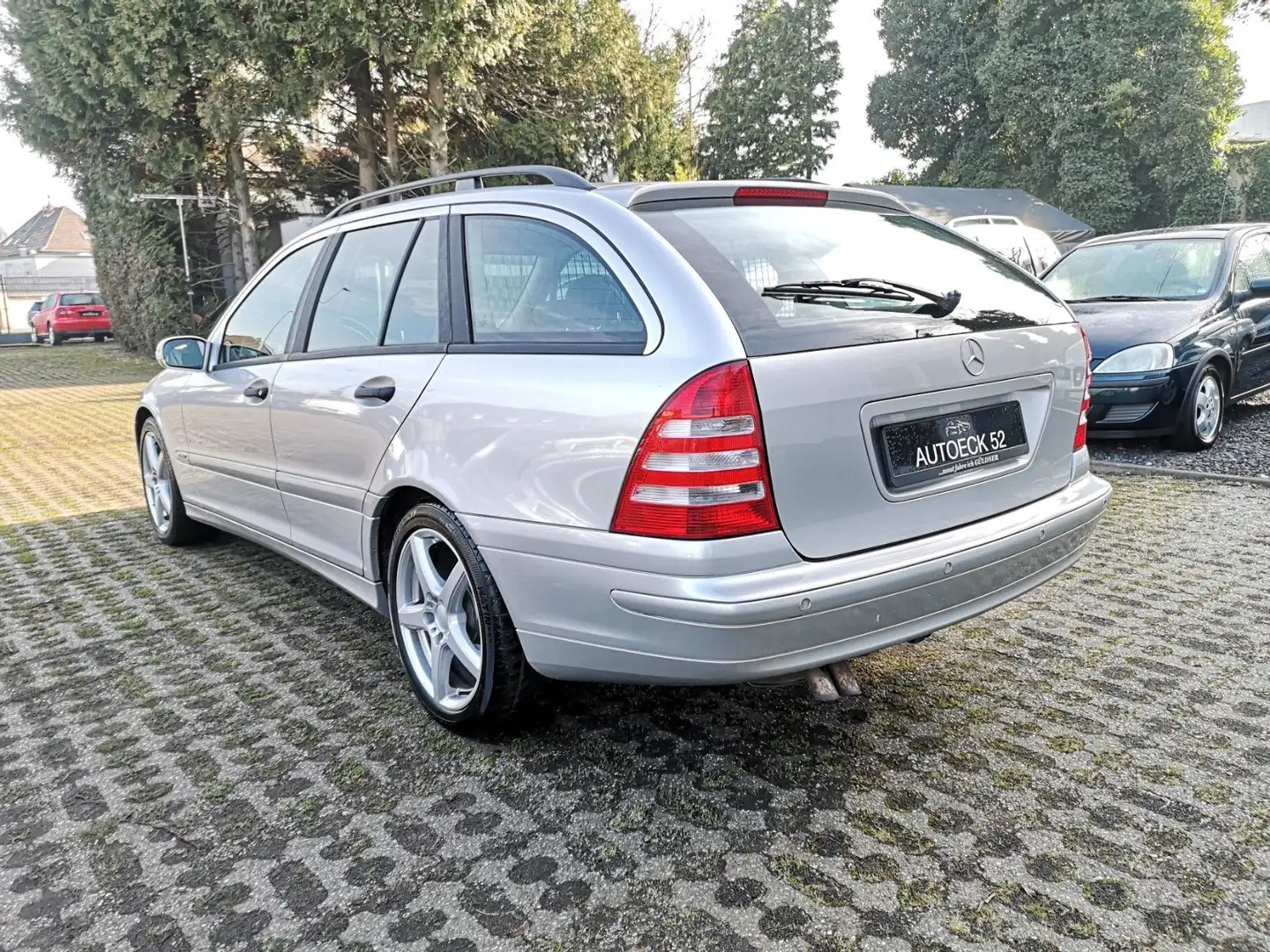 Mercedes-Benz C 180 Kompressor * TÜV/AU 05-2027*AHK*PDC*NAVI Argintiu - 2