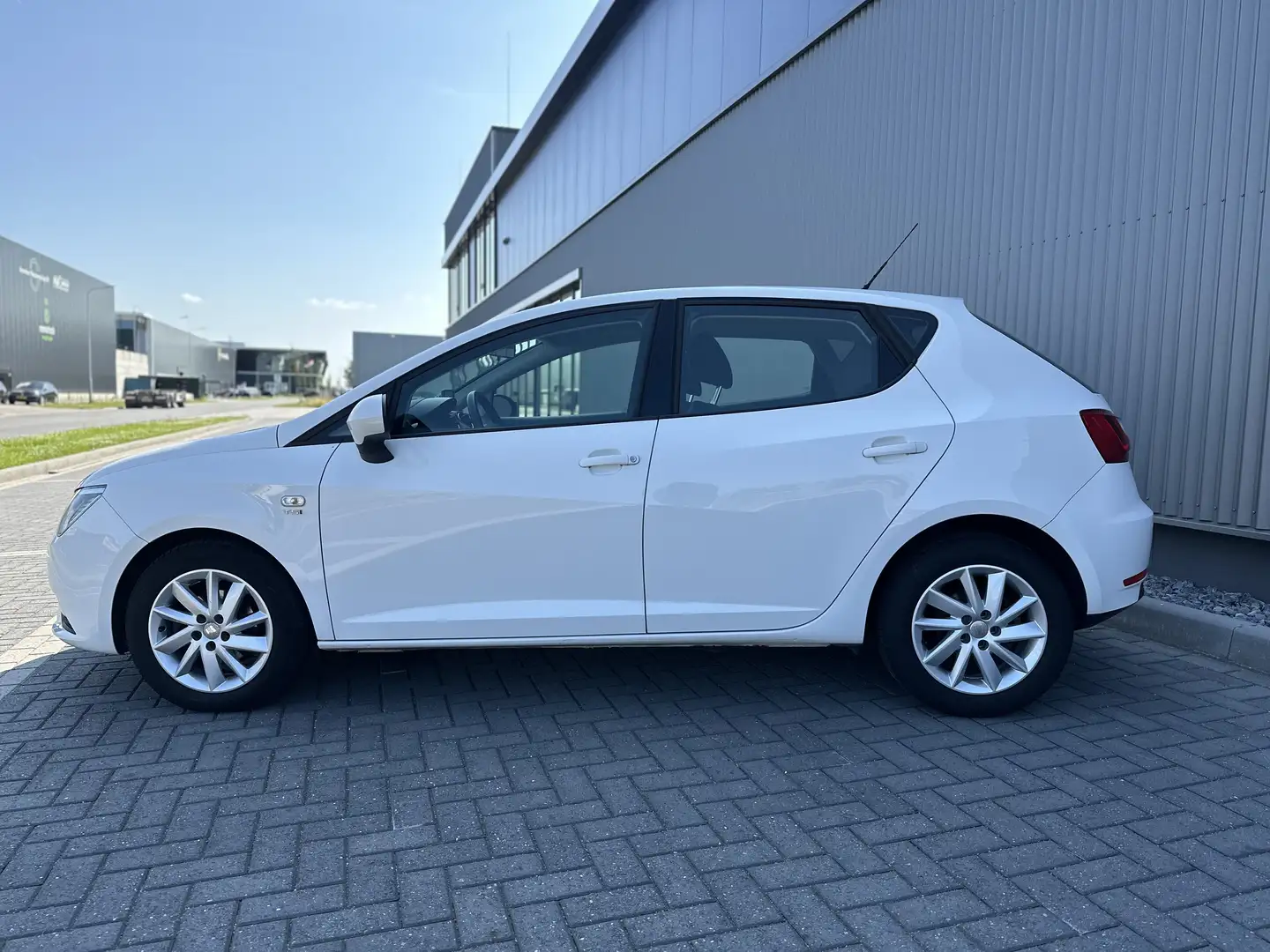 SEAT Ibiza 1.2 TSI Style Xenon l Stoelverwarming l Navigatie - 2
