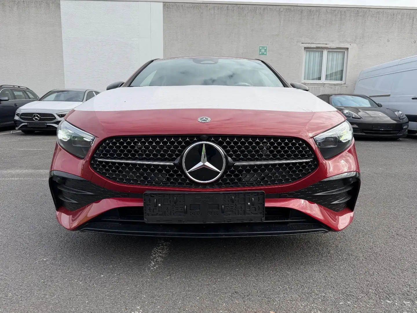 Mercedes-Benz A 180 * AMG LINE*SPECIAL-EDITION*NIGHT PAKET* Rot - 2