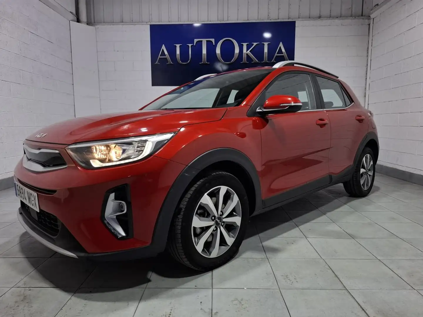 Kia Stonic 1.0 T-GDi MHEV Drive 100 Rouge - 1