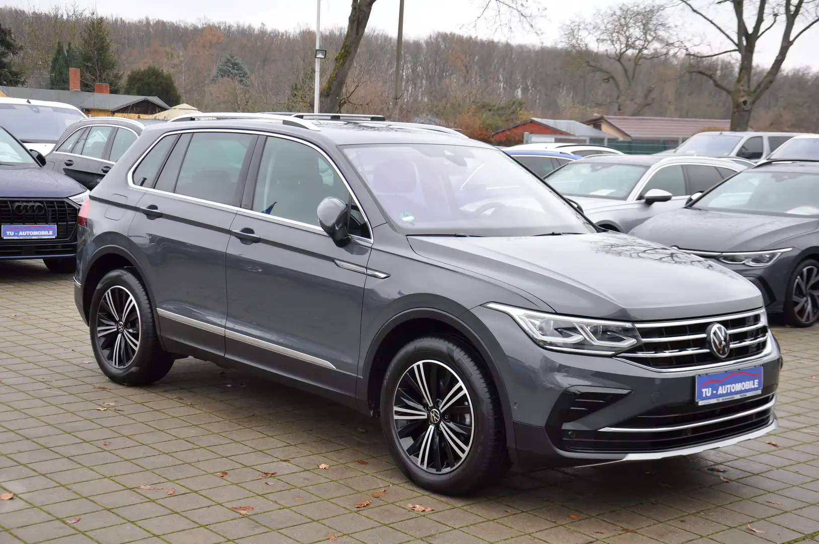 Volkswagen Tiguan 1.5 TSI DSG Elegance AHK-ACC-VIRTUAL-RKAM-LED IQ Grau - 1
