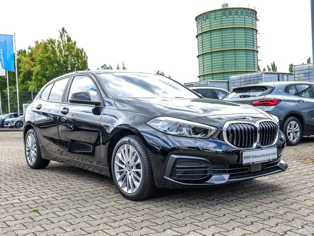 BMW 1 Series view 6