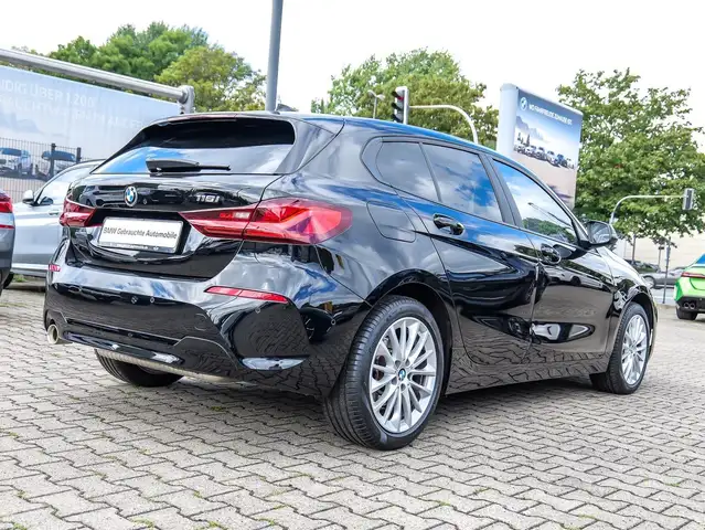 BMW 1 Series view 2
