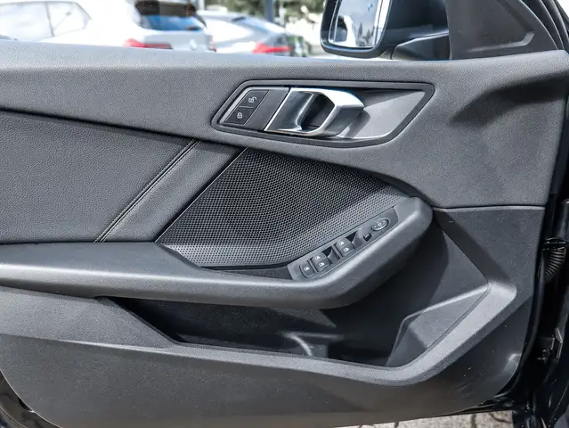 BMW 1 Series view 20