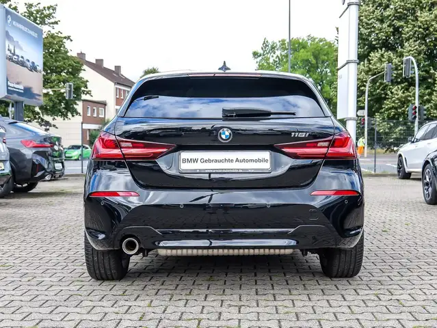 BMW 1 Series view 11