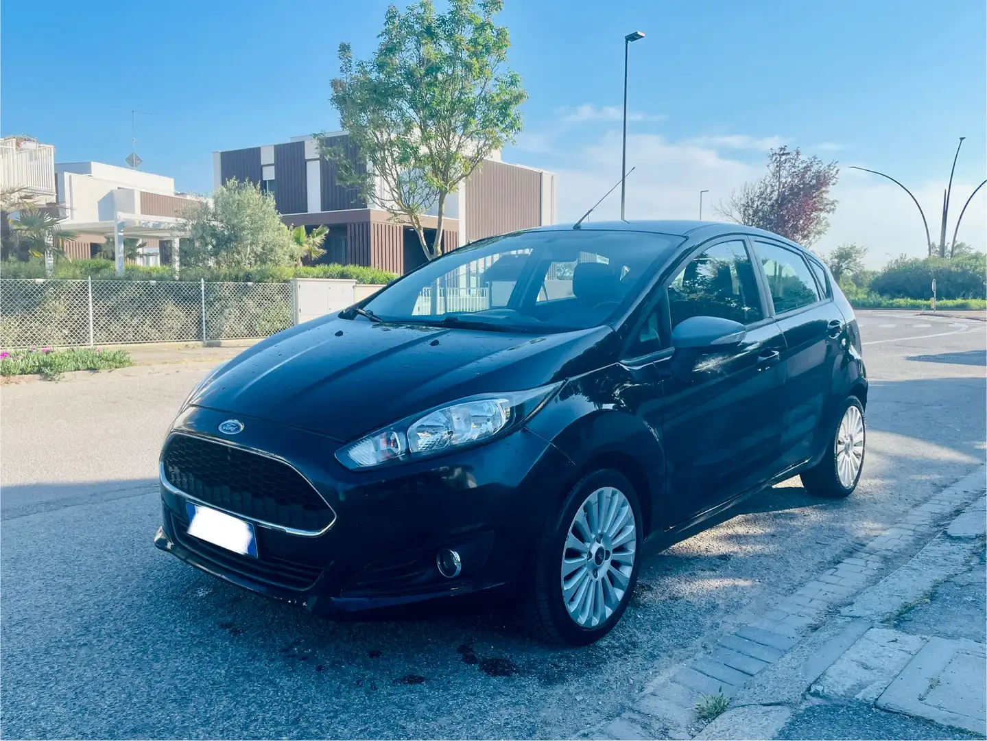 Ford Fiesta 1.4 TDCI 69 CV IDEALE X NEOPATENTATI NO PERDI TEMP Nero - 2