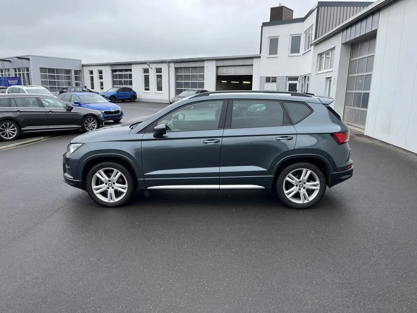 SEAT Ateca 2.0 TDI DSG 4Drive FR-Line 181€ m. 20% Anzahlung Grau - 2