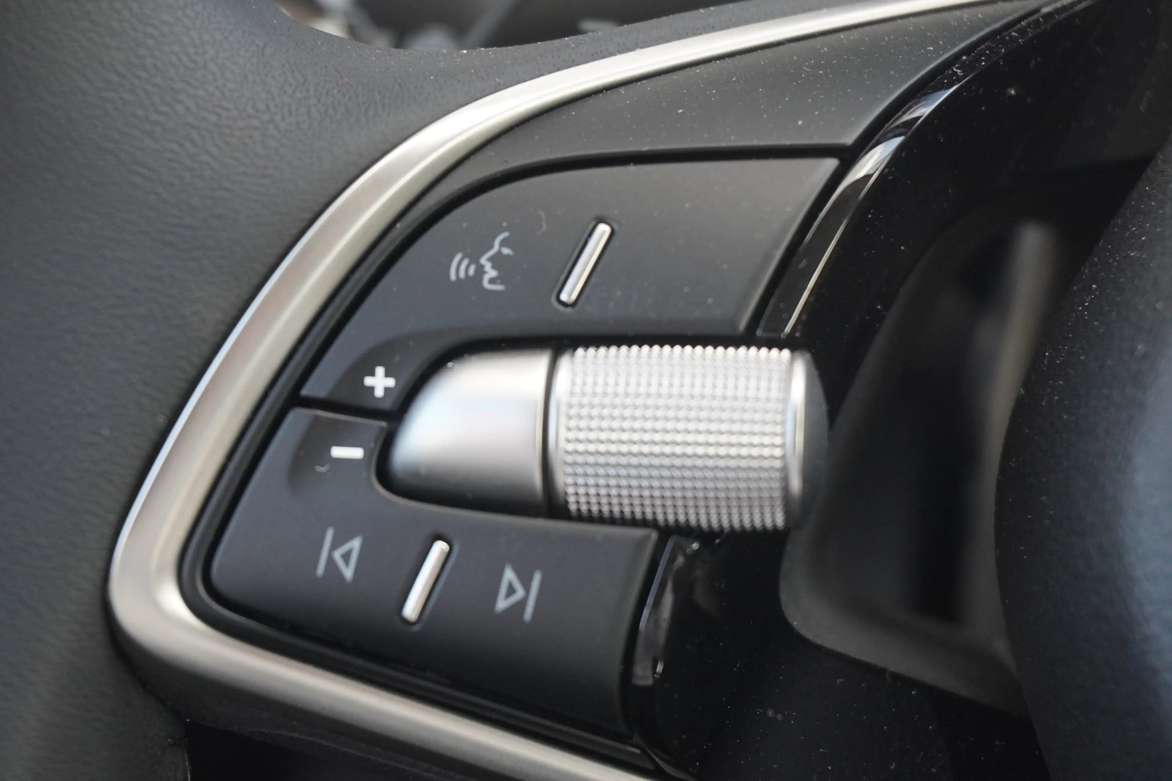 Skoda Kamiq 1.0 TSI DSG LED Kamera Tempomat — photo 18
