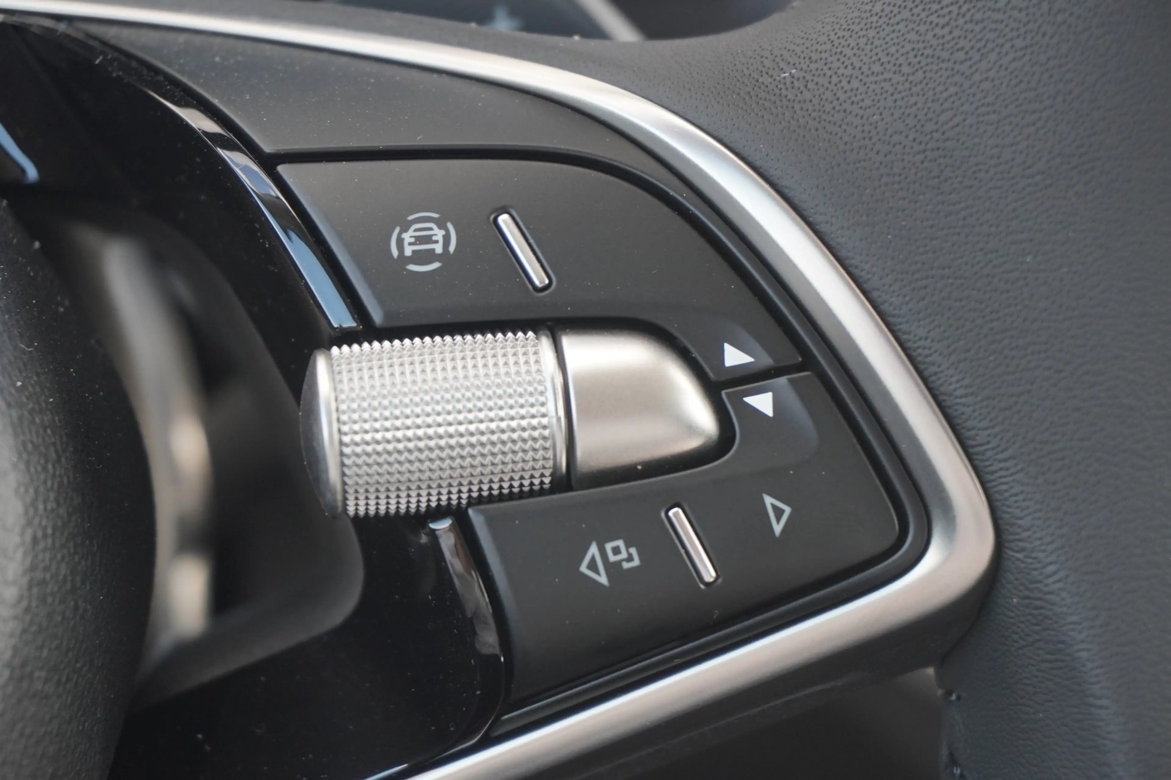 Skoda Kamiq 1.0 TSI DSG LED Kamera Tempomat — photo 17
