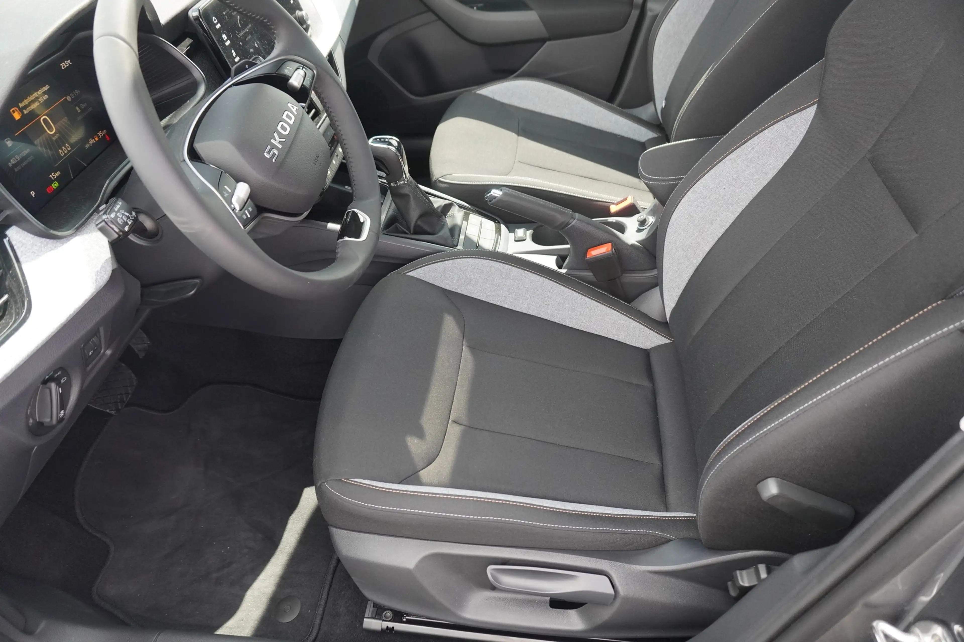 Skoda Kamiq 1.0 TSI DSG LED Kamera Tempomat — photo 12