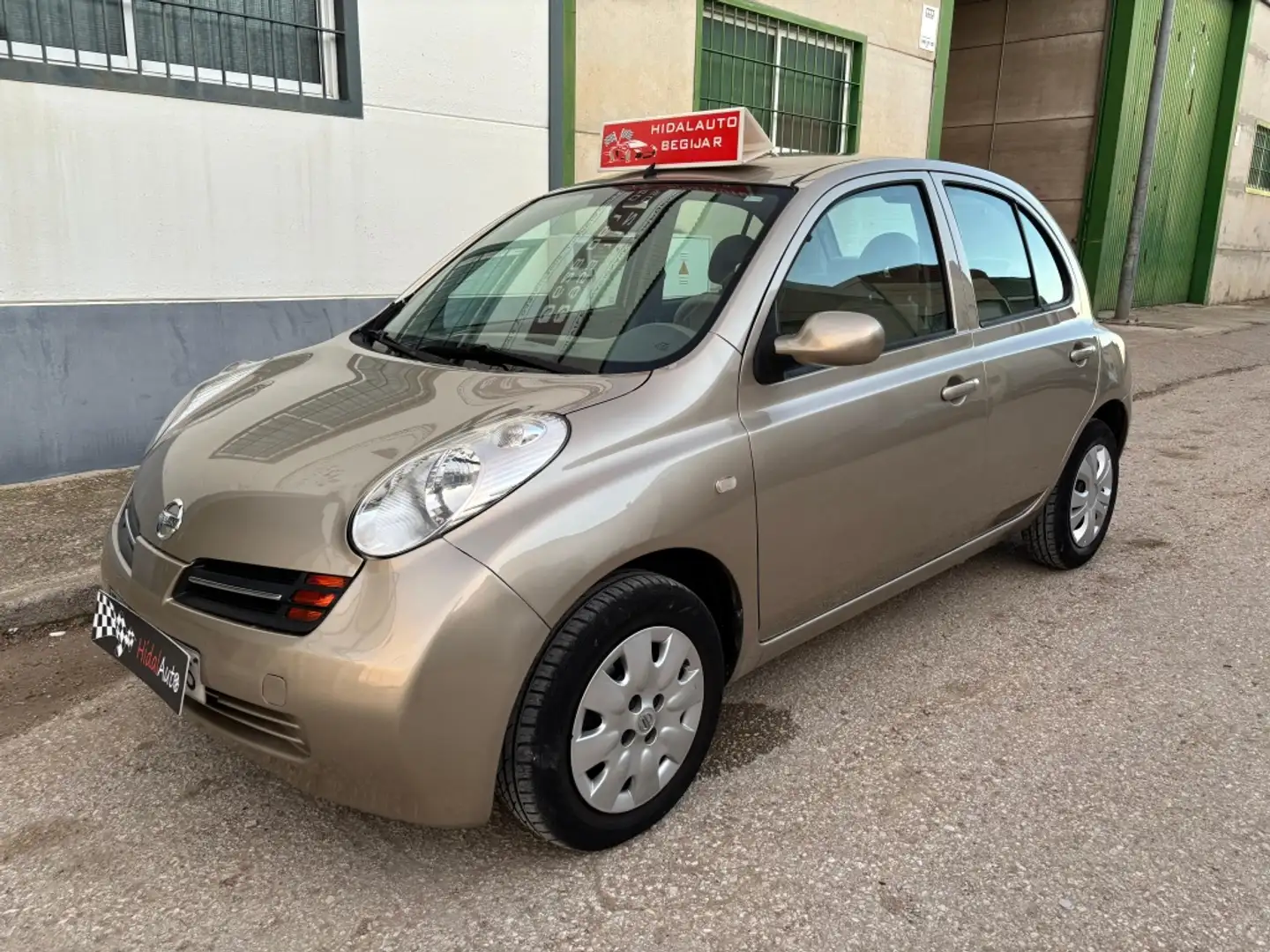 Nissan Micra 1.2 Visia Plus Beige - 1