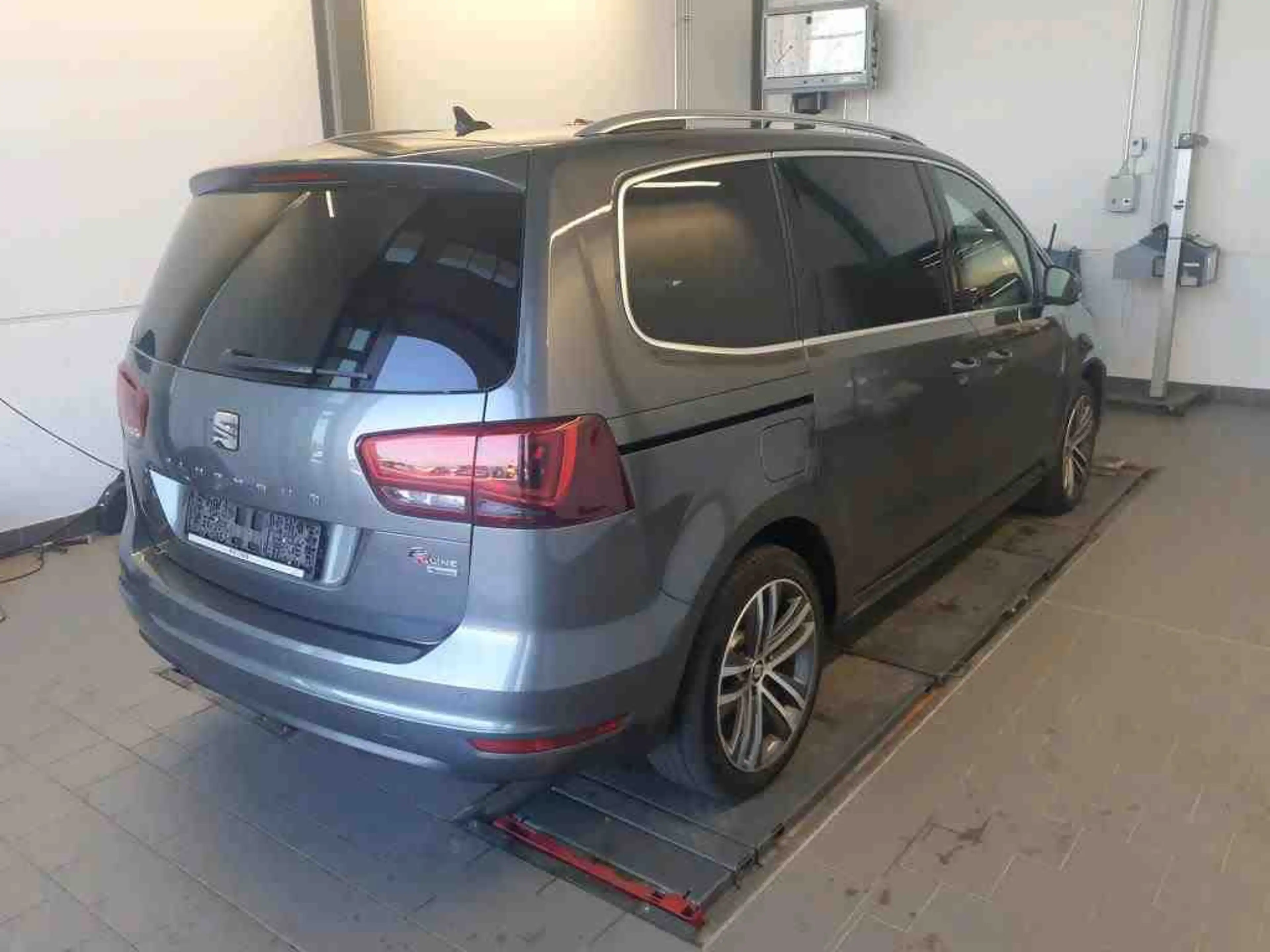 SEAT Alhambra FR-Line 2.0 TDI 4Drive AHK 7Sitze RearView ACC Mem — photo 3