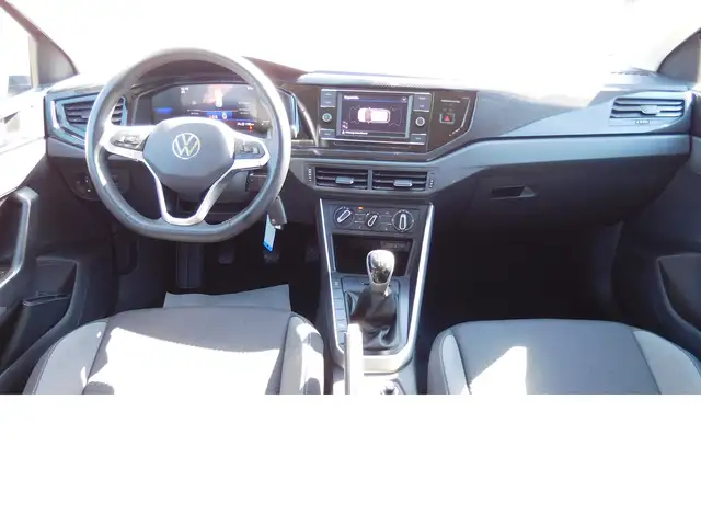 Volkswagen Polo view 8
