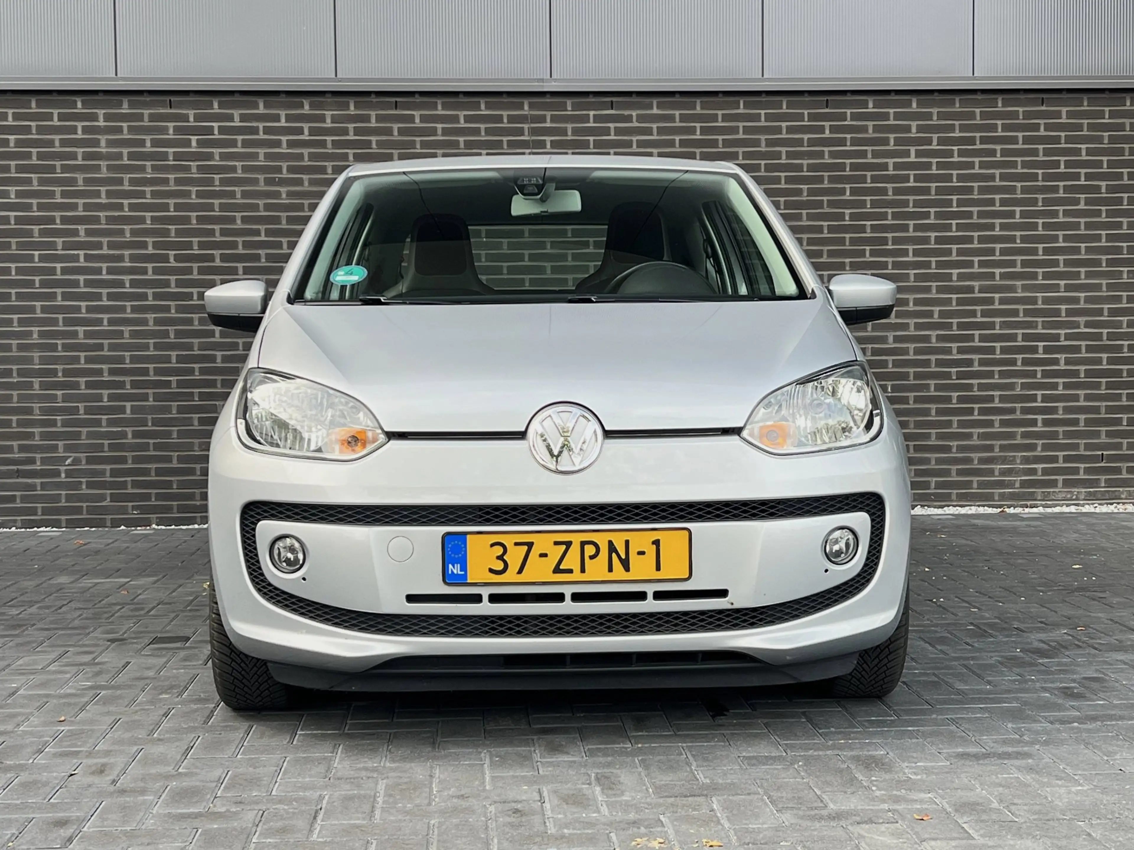 Volkswagen up! 1.0 high up! BlueMotion — photo 3