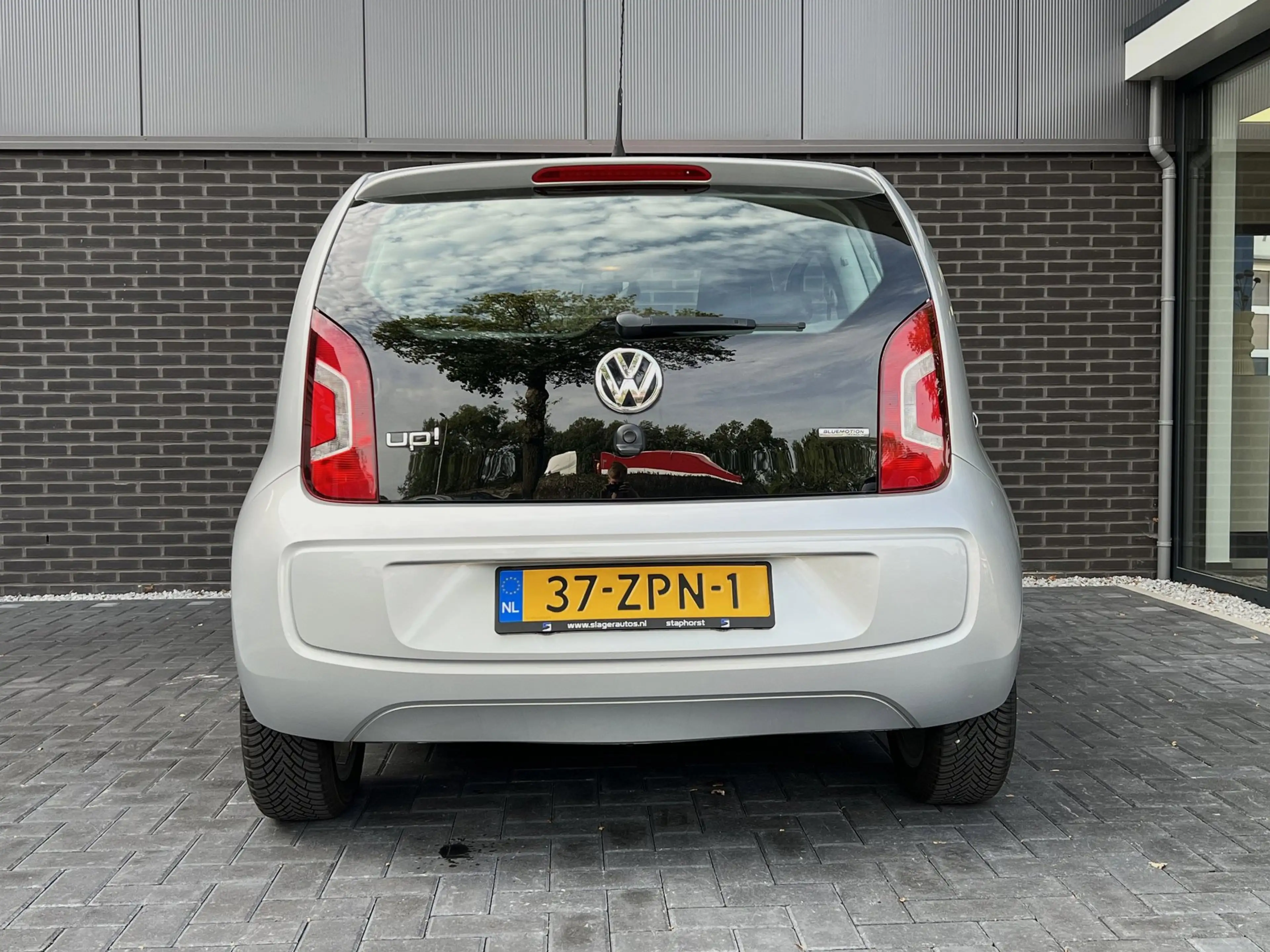 Volkswagen up! 1.0 high up! BlueMotion — photo 4