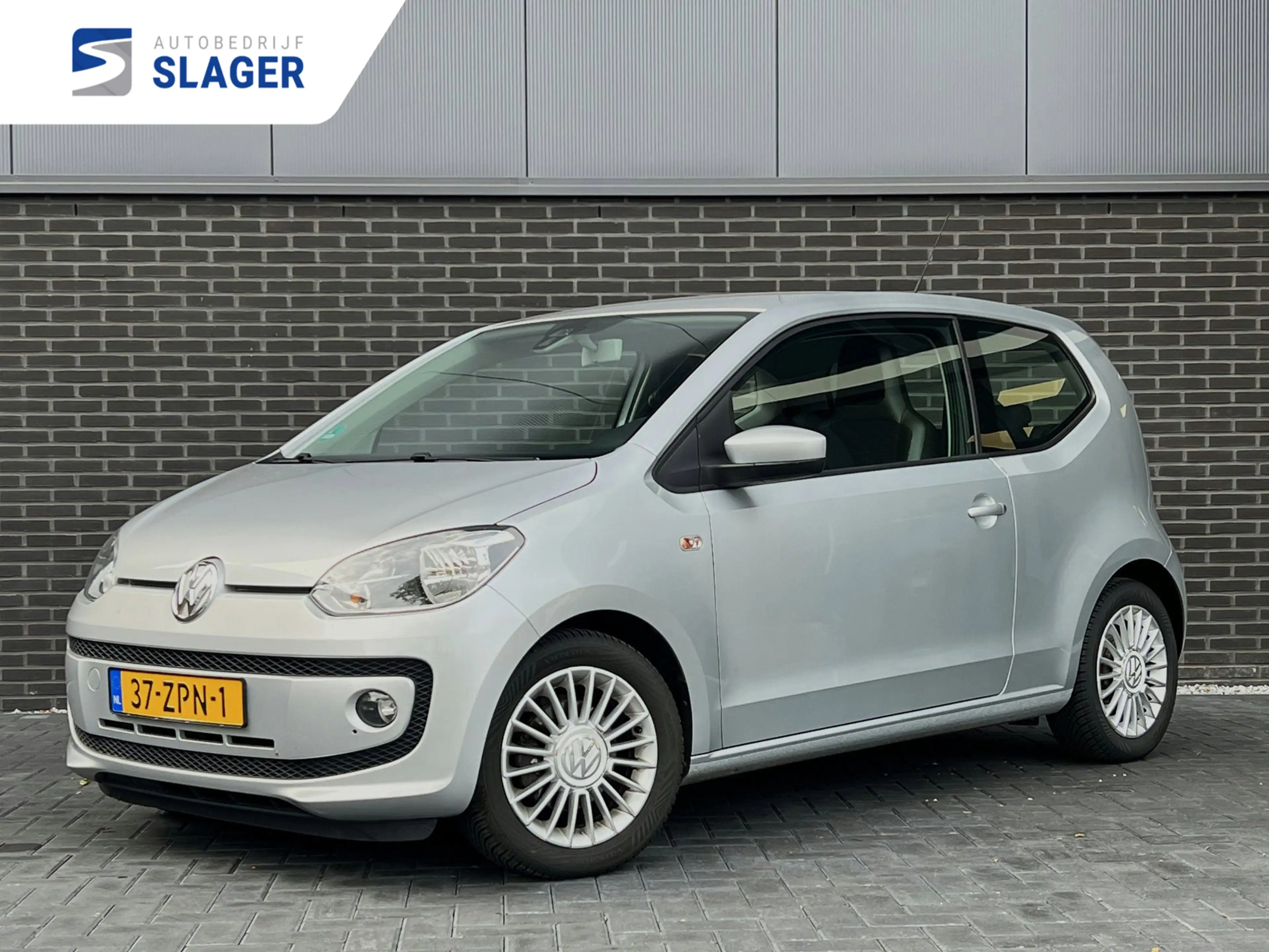 Volkswagen up! 1.0 high up! BlueMotion