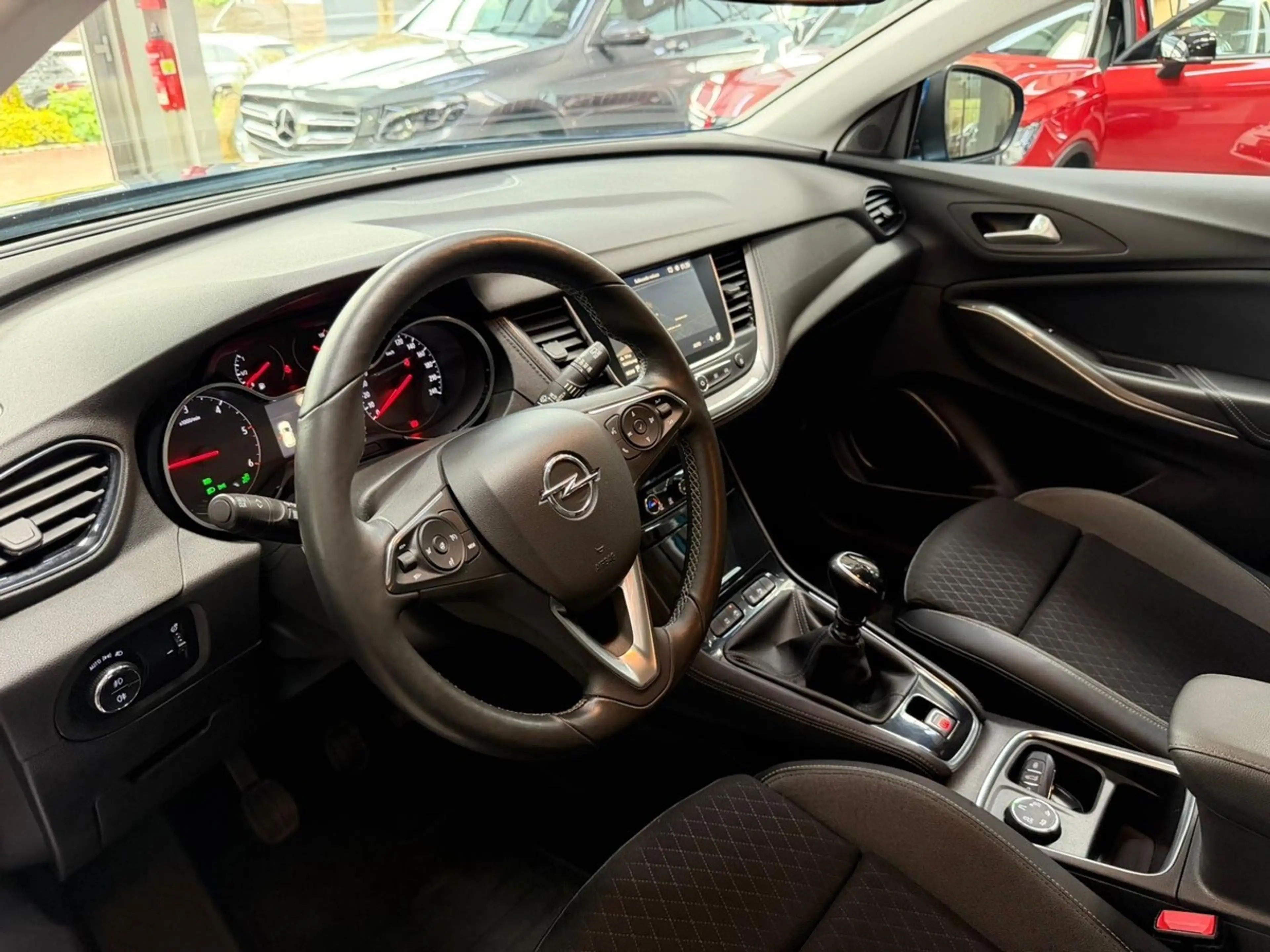 Opel Grandland X 1.6 CDTI Dynamic Bi-LED Navi 360Cam — photo 9