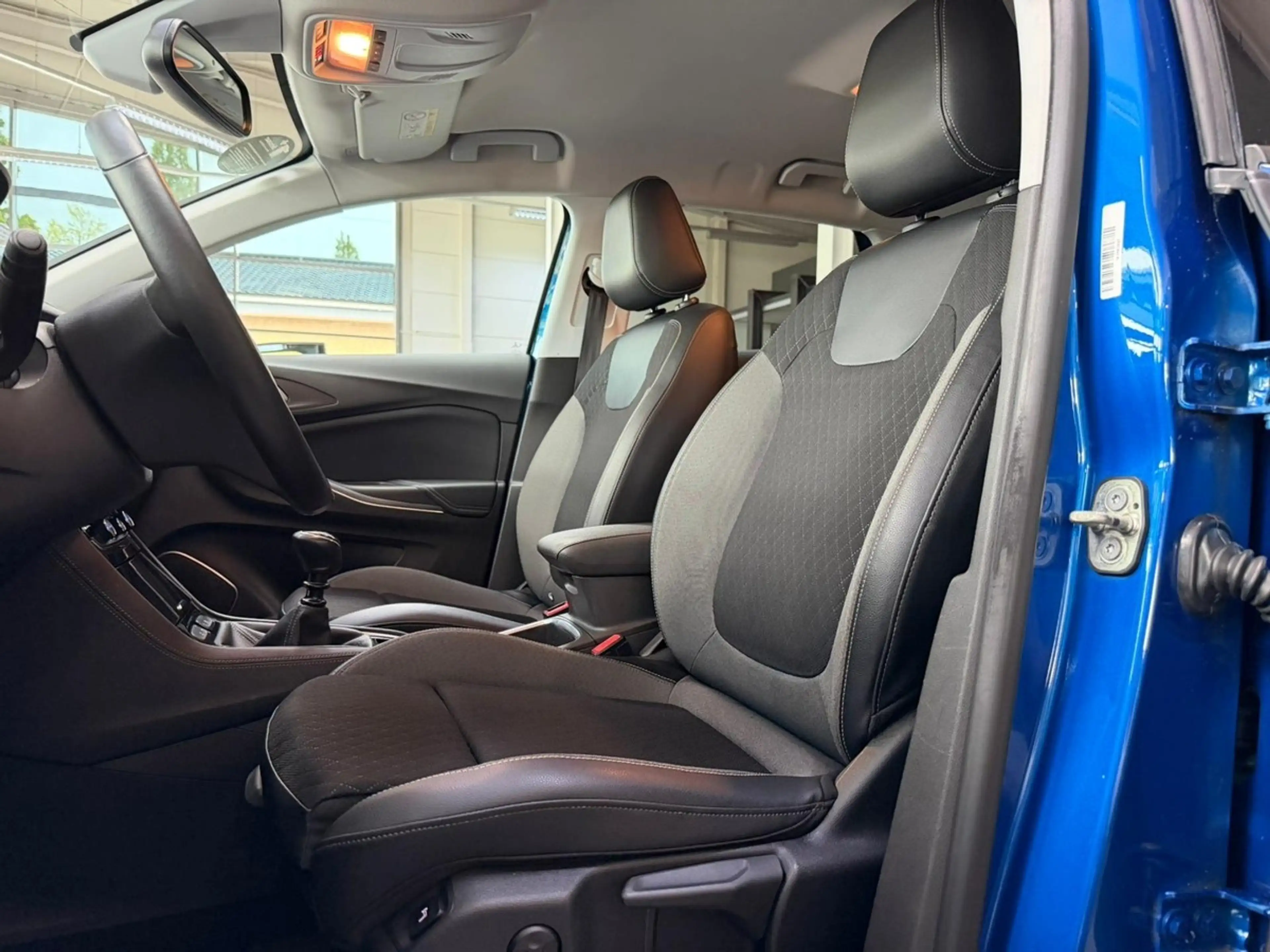 Opel Grandland X 1.6 CDTI Dynamic Bi-LED Navi 360Cam — photo 10