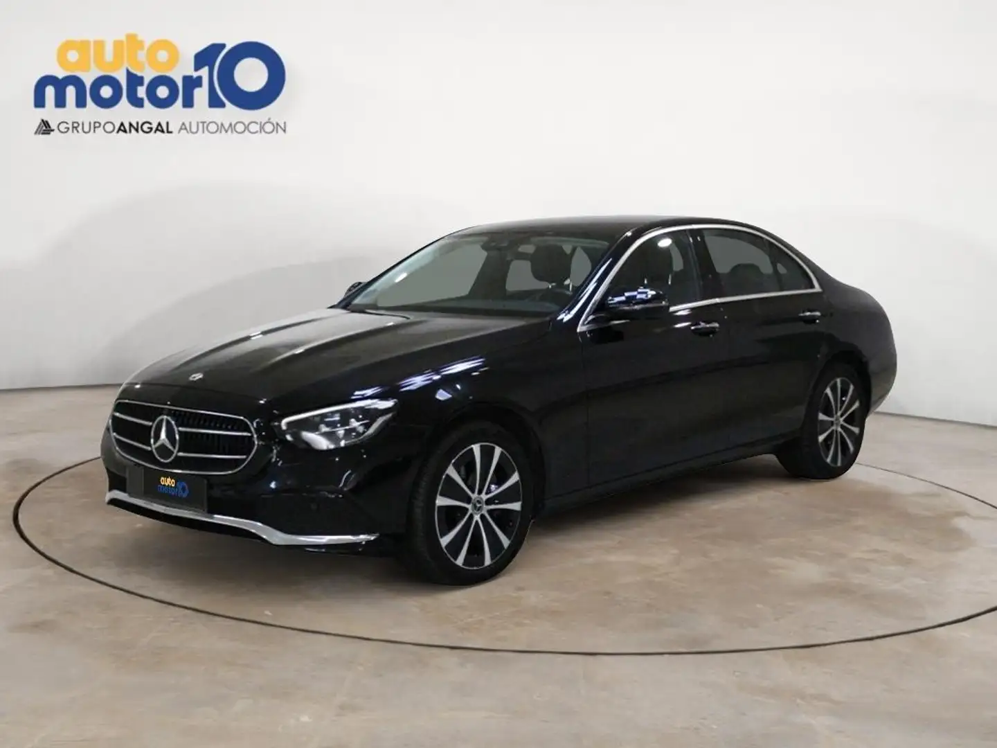 Mercedes-Benz E 300 4MATIC - 1