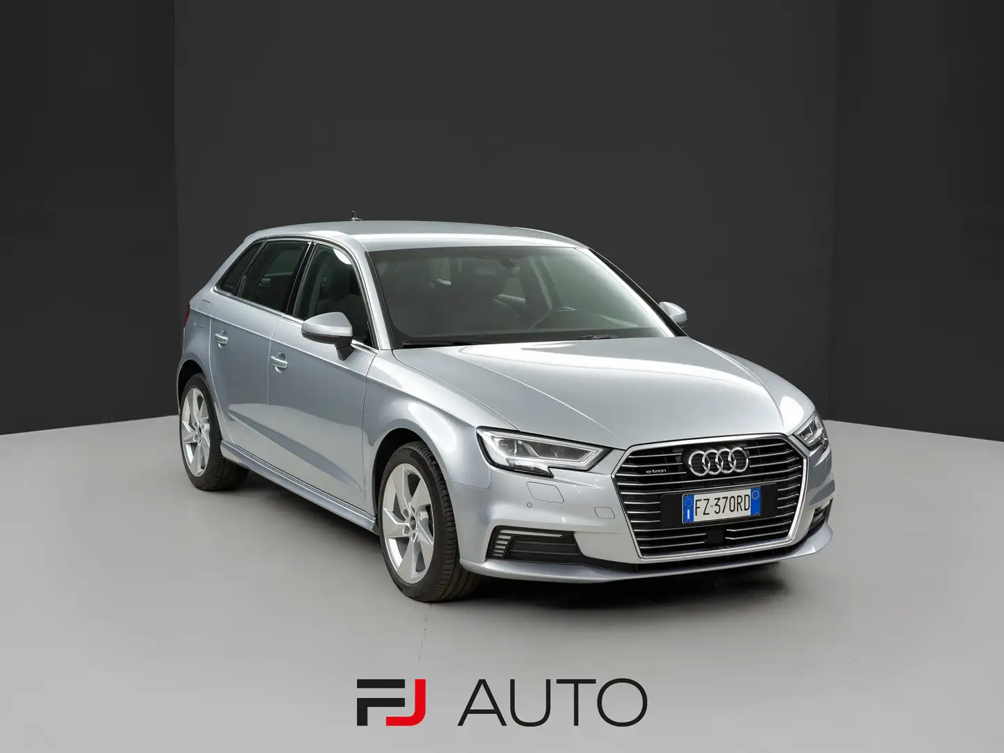Audi A3 40 1.4 TFSI e-tron s-tronic Silber - 1
