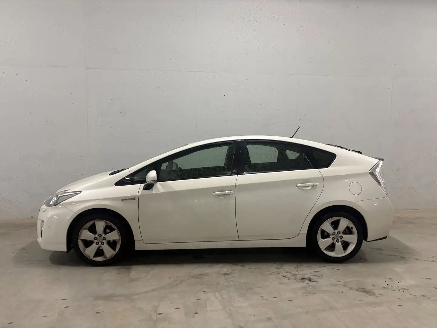 Toyota Prius 1.8 Dynamic Leer Camera Navi Head-Up Blanc - 2