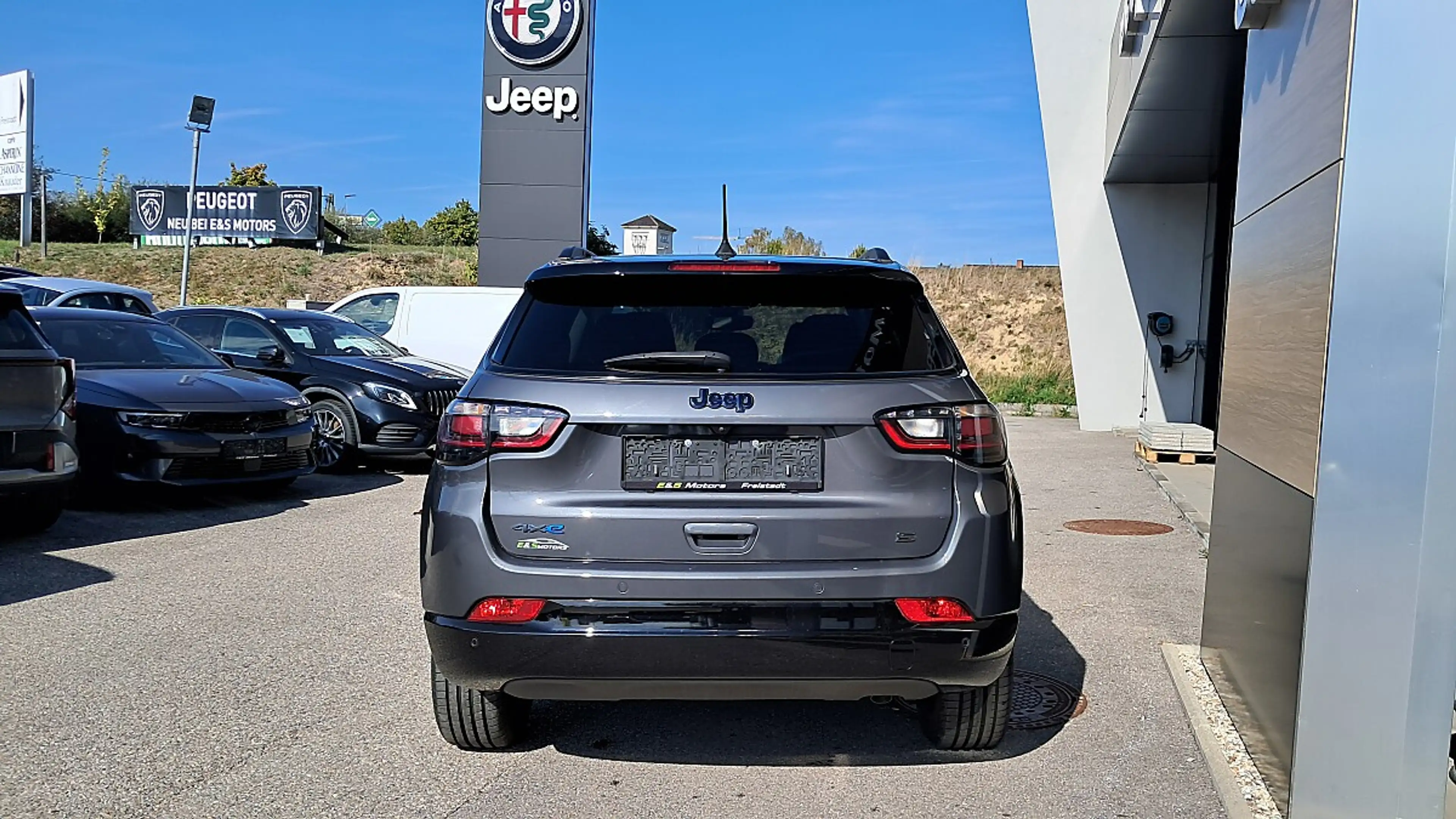 Jeep Compass 1.3 PHEV S 240 PS AT 4xe — photo 6