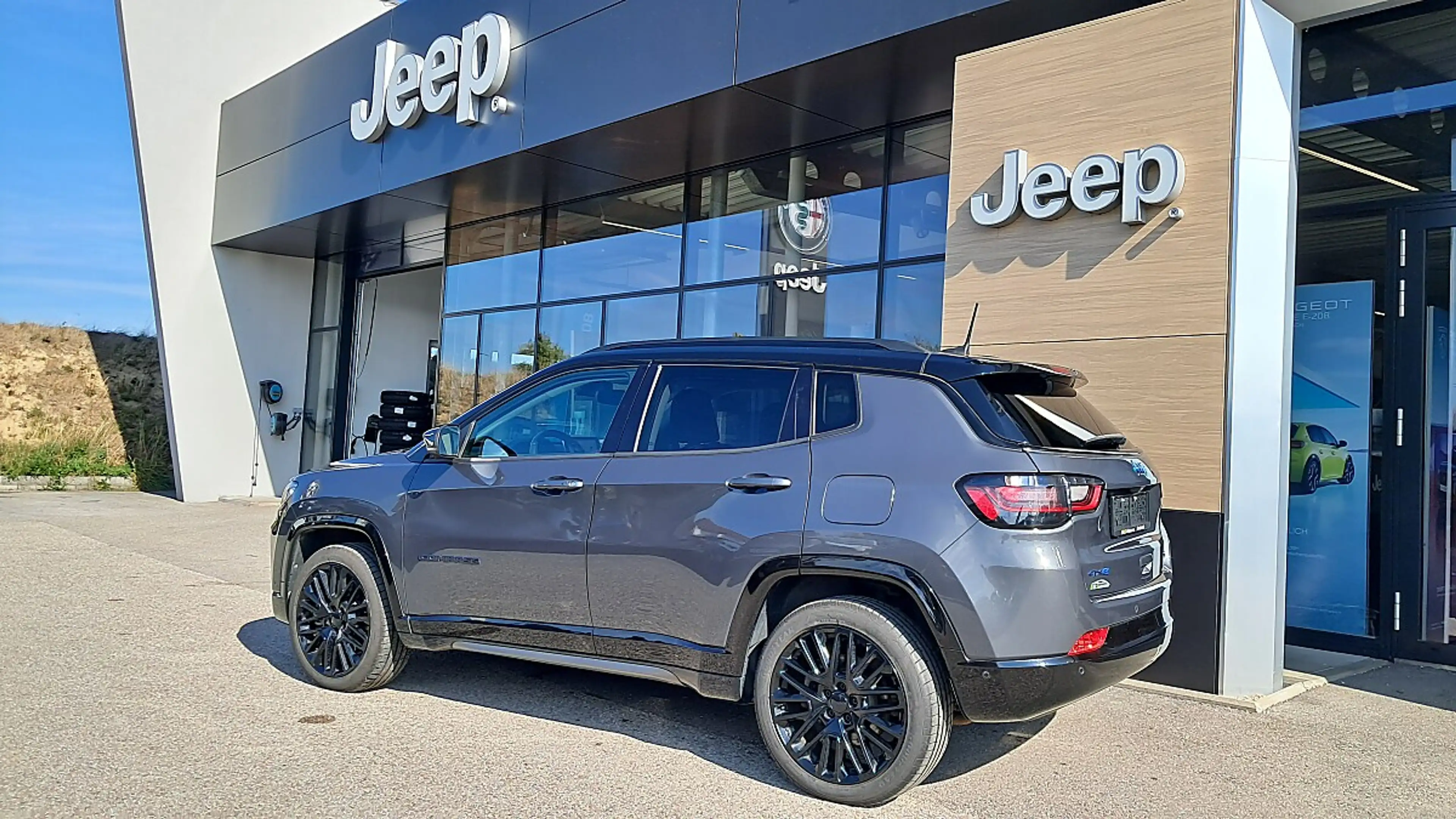 Jeep Compass 1.3 PHEV S 240 PS AT 4xe — photo 4