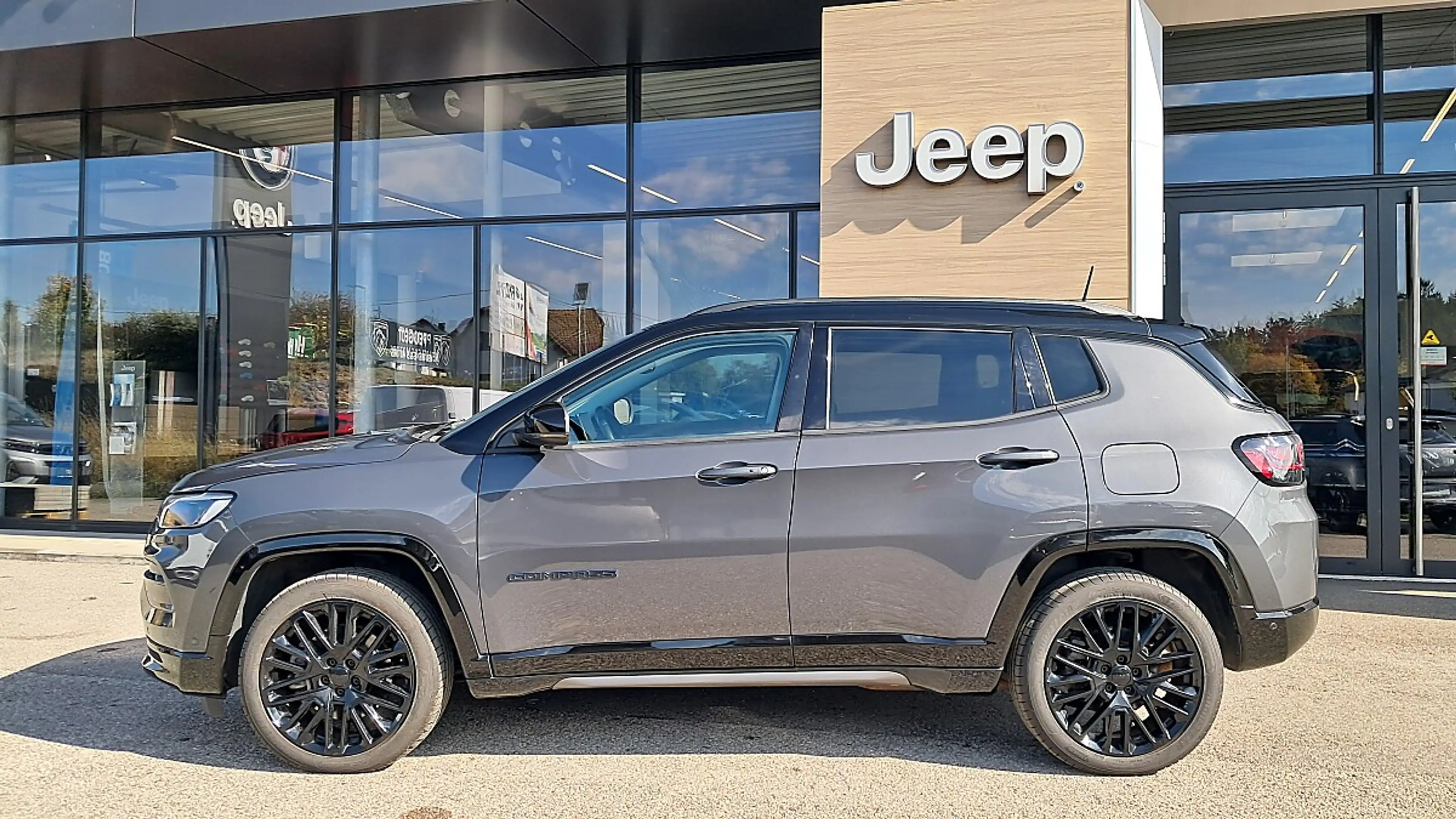 Jeep Compass 1.3 PHEV S 240 PS AT 4xe — photo 3