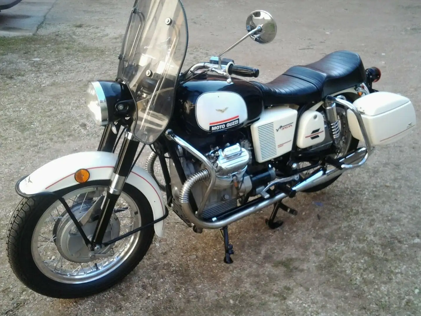 Moto Guzzi V 7 Special 750 Noir - 1