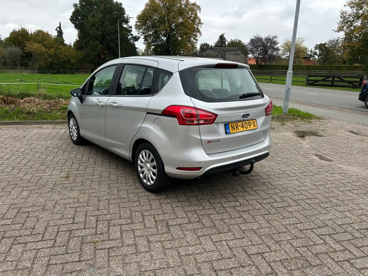 Ford B-Max 1.0 ECOBOOST STYLE Grijs - 2