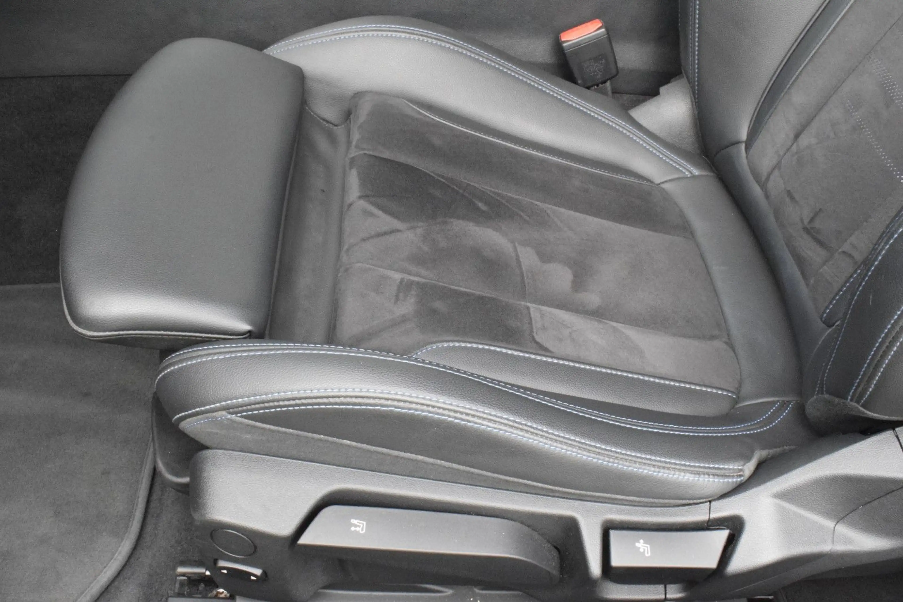 BMW 420 d 4 Coupe M Sport Shadow Line — photo 13