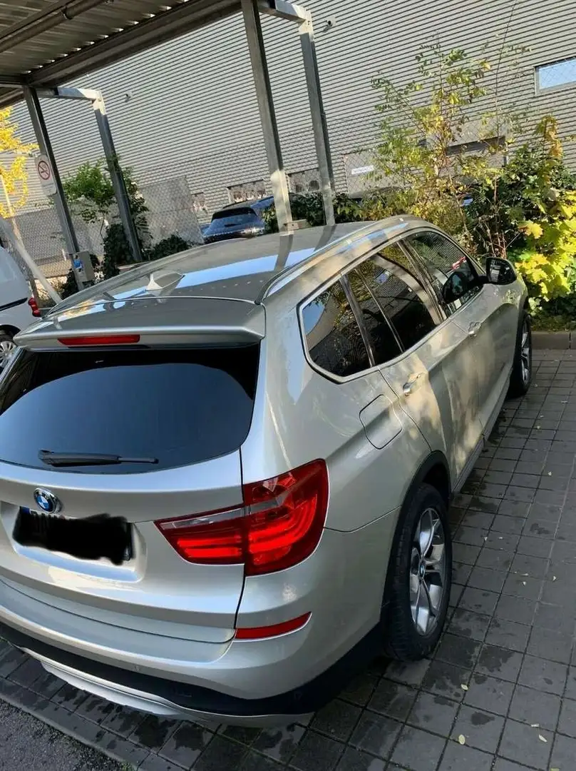 BMW X3 xDrive30d Aut. xLine Grau - 2