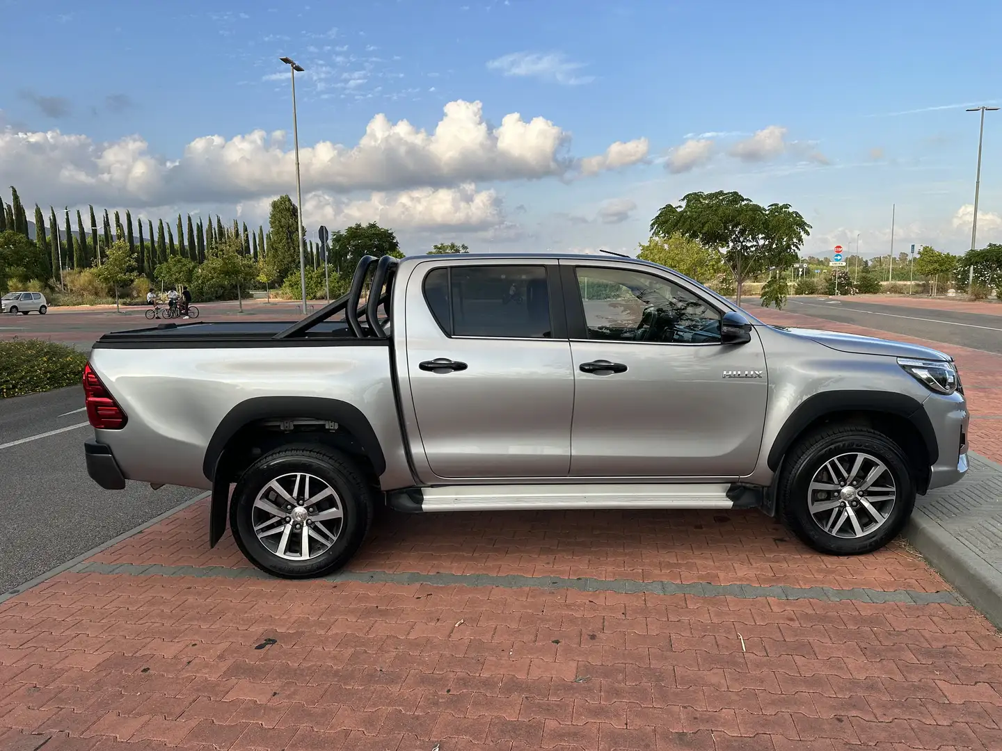 Toyota Hilux 2.4 d-4d double cab Executive 4wd - 1