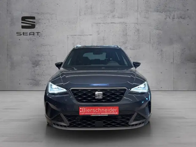 SEAT Arona view 2