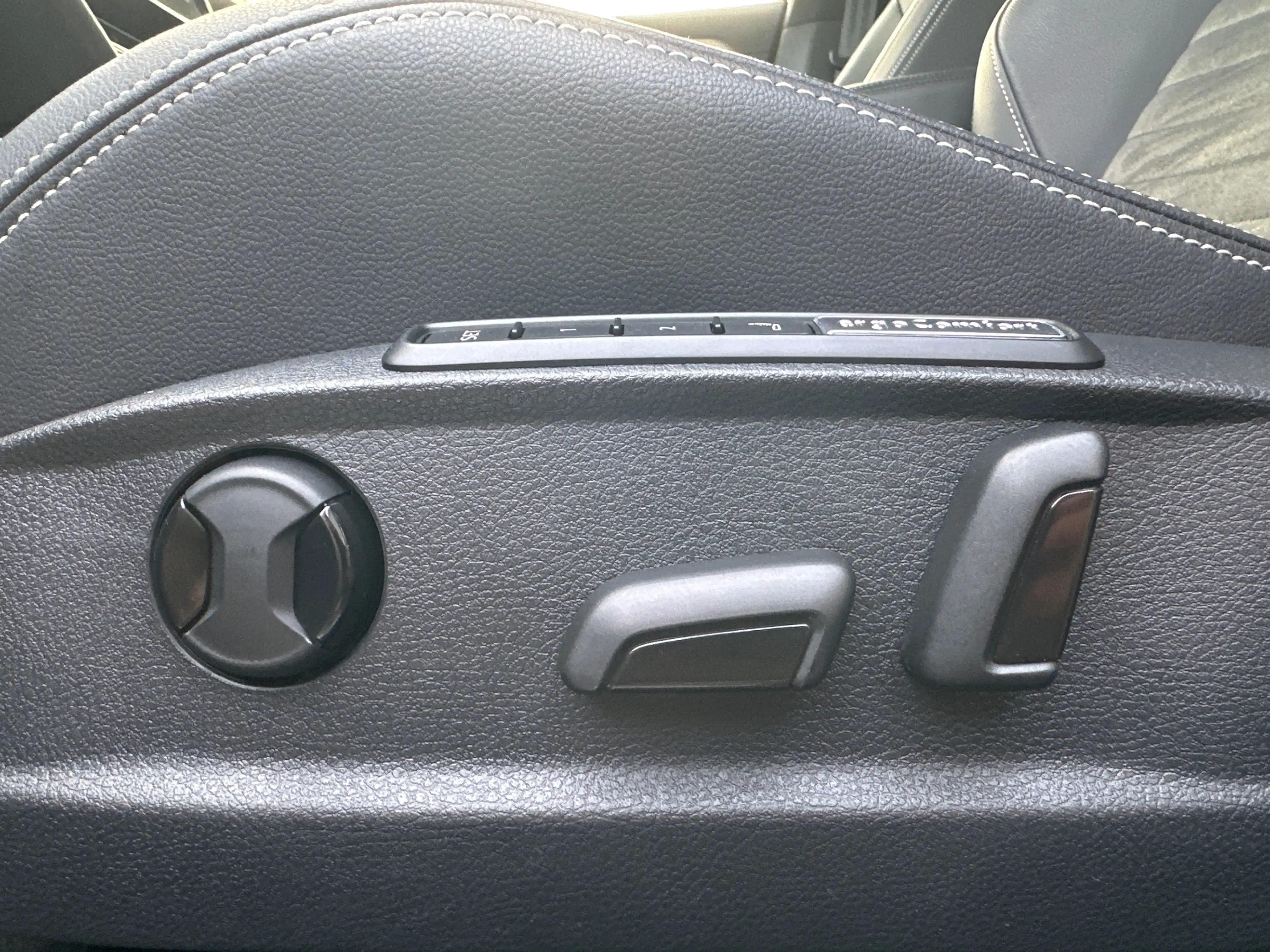 Volkswagen Passat Variant 2.0 TDI DSG Elegance NAV+LED+ACC+HUD+KAM+18ZOLL — photo 10