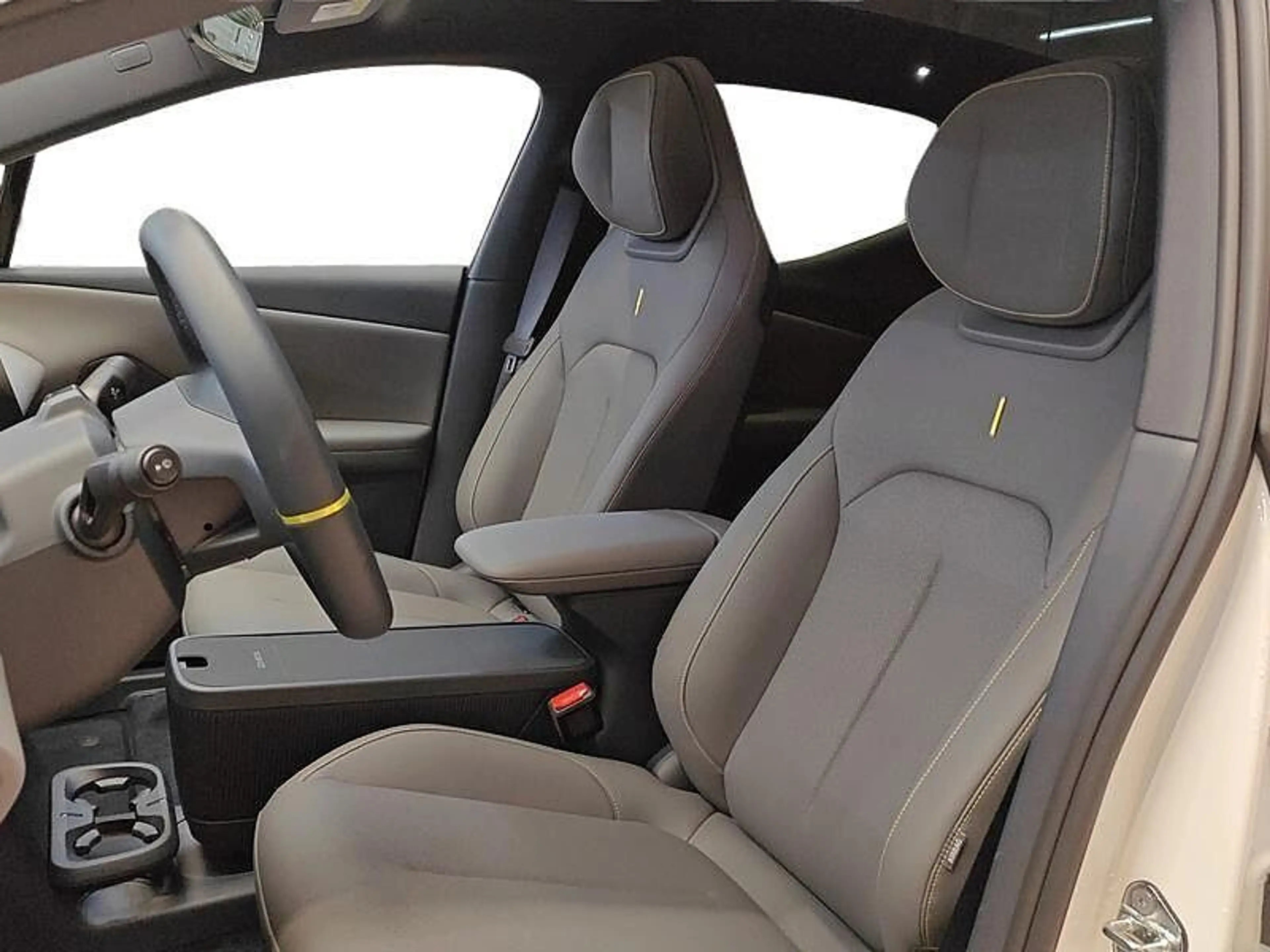 Lynk & Co 02 66 kWh More - DEMO — photo 5