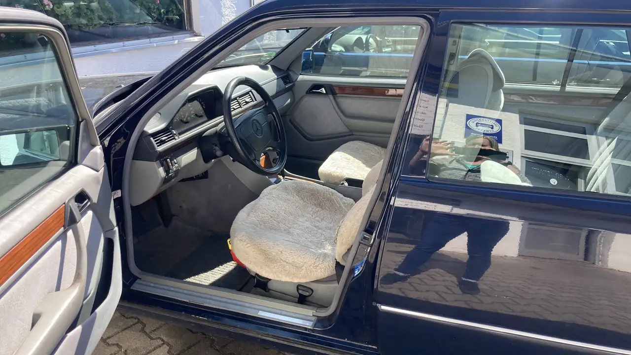 Mercedes-Benz E 220 T, foto 5